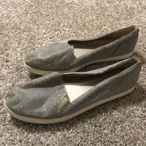 Yuu Ramsey Boat Shoes. Glitter Gold & Silver 9 ½.